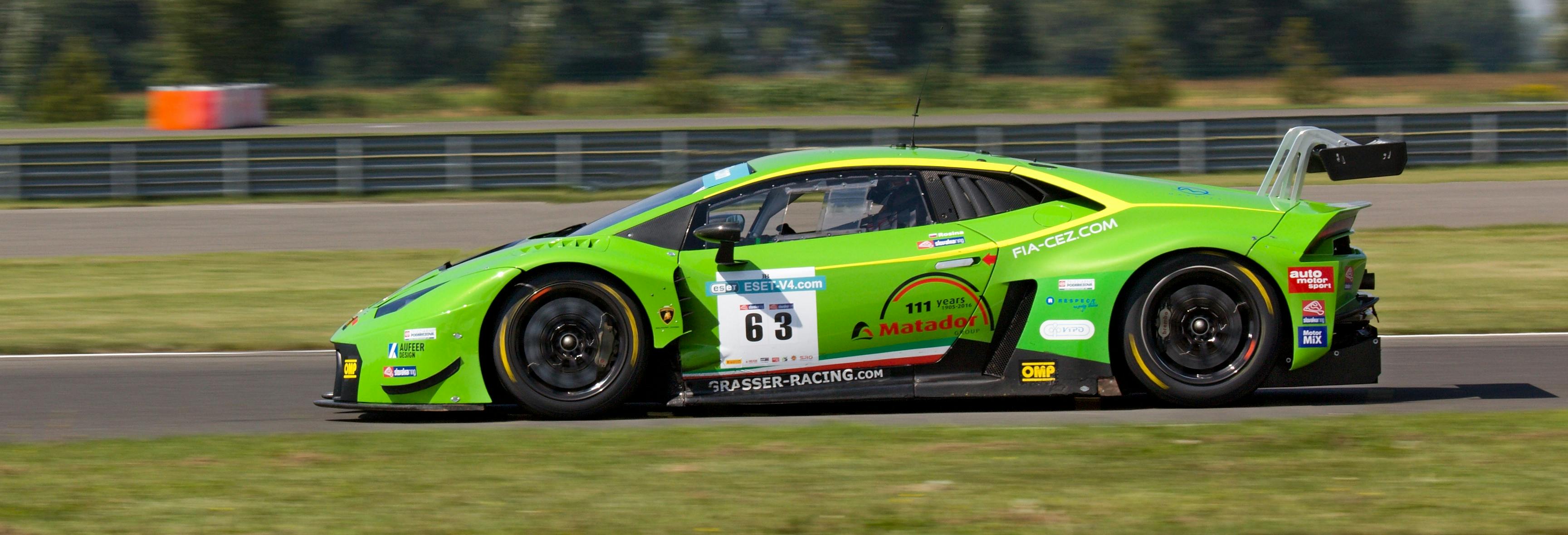 picture of a racing sports car Brands Hatch